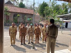 APEL PAGI SEKALIGUS PENYAMPAIAN LURAH PENTINGNYA PELAYANAN MASYARAKAT